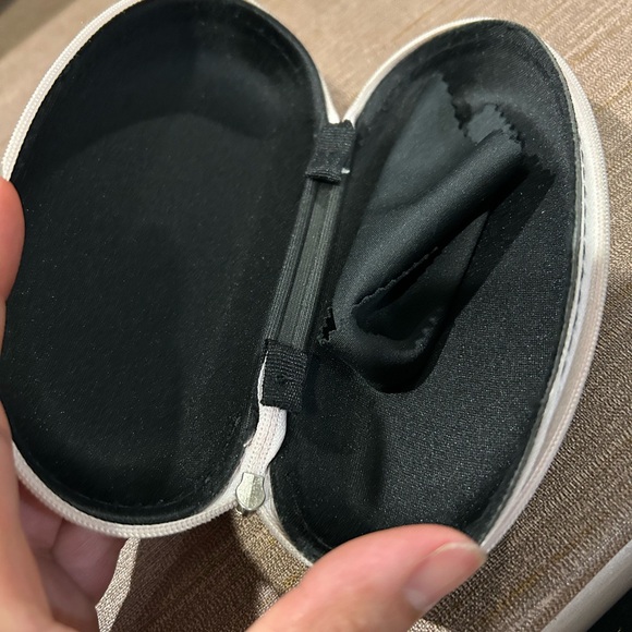 Taylor Swift Sunglasses CASE ONLY! - Picture 3 of 4